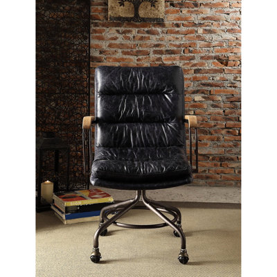 Timeless Office Chair In Vintage Design With Foam Cushioning Classic Leather For Stable Movement