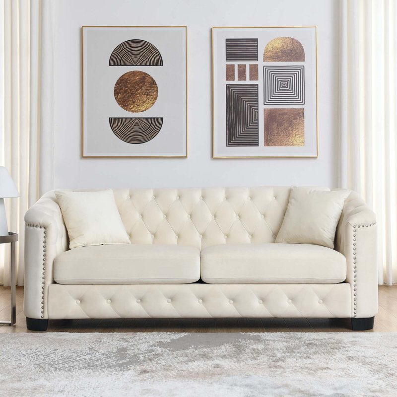 Canapé Chesterfield moderne en velours, dossier capitonné, accoudoirs cloutés et 2 coussins., 77" W, Beige Velvet