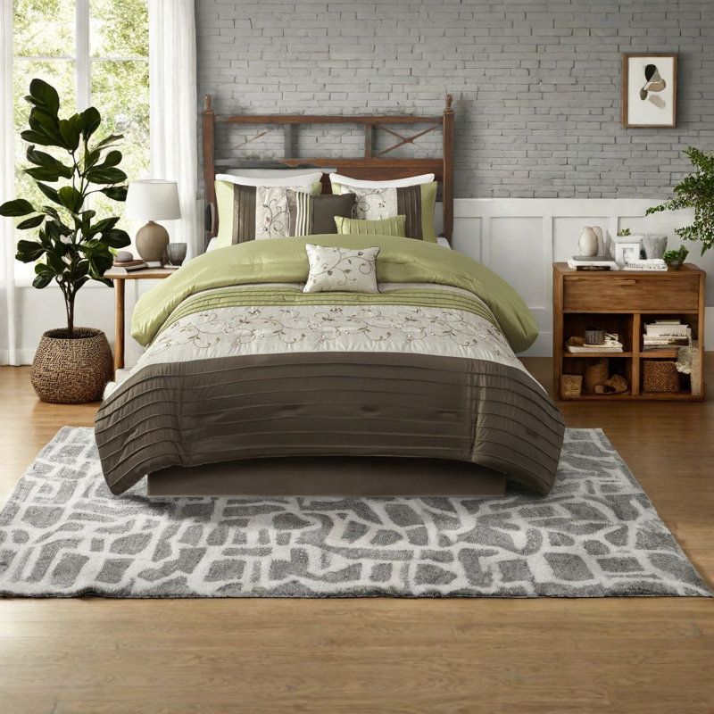 Elegant Green Bedding Sets, Polyester Comfort, Transitional Style, Home Luxury