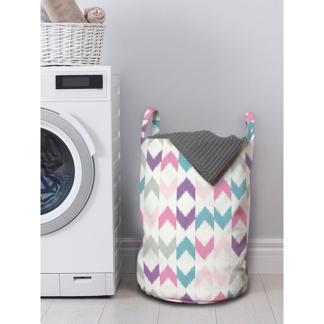 Wäschesack mit Chevron- und Ikat-Motiv