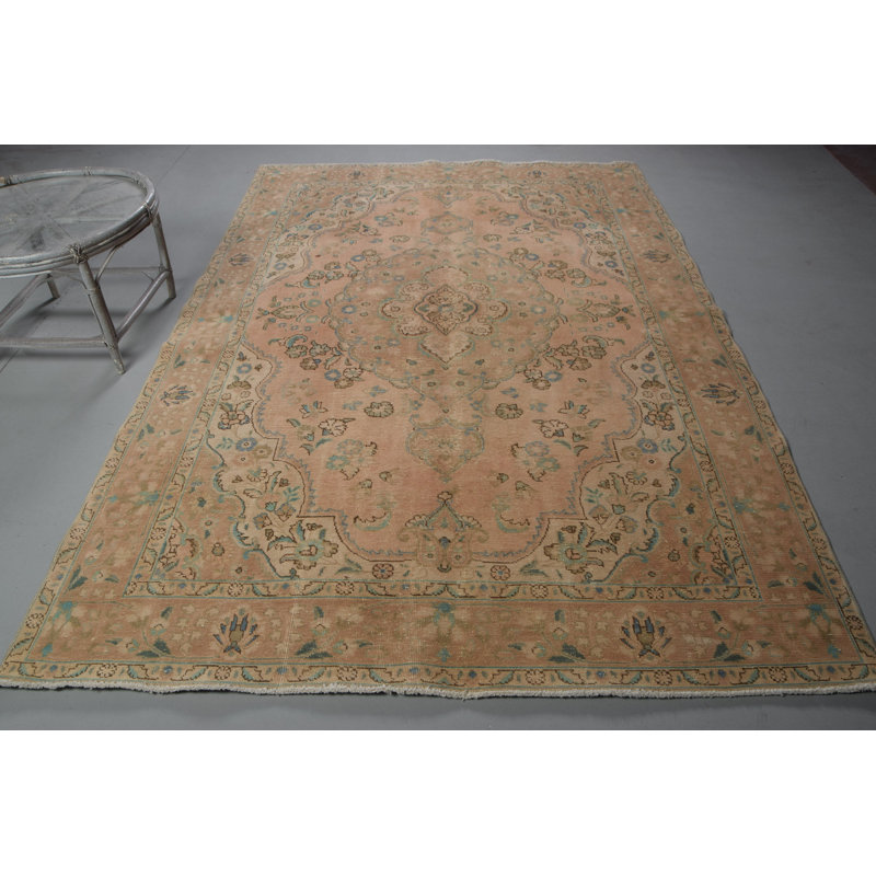Grand tapis turc traditionnel beige pour un décor de salon d'inspiration organique et rétro