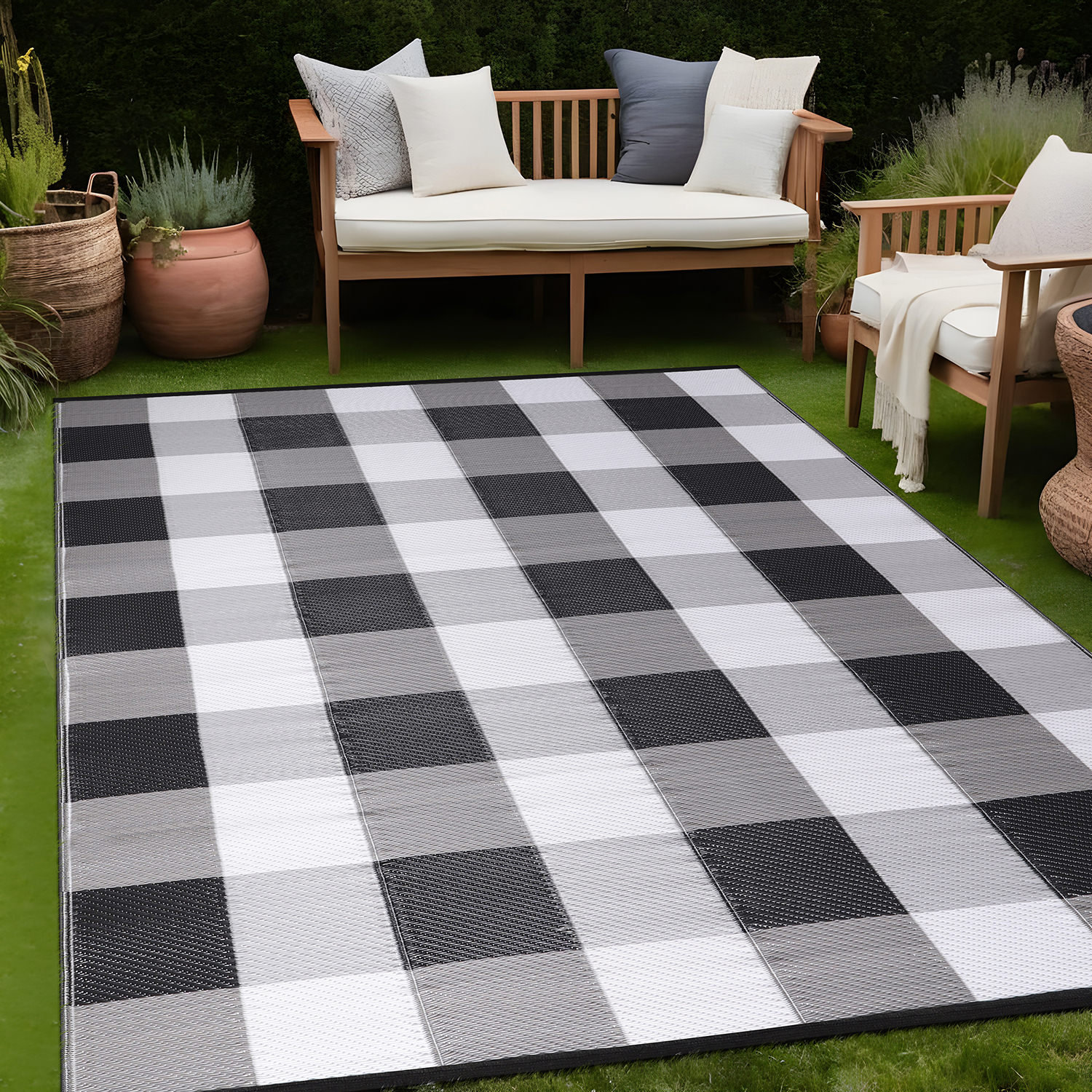Etta Avenue™ Aldo Plaid Indoor/Outdoor Area Rug in Black/White ...