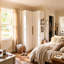 Garde-robe de coin à 2 portes avec tringle suspendue et 6 tablettes intérieures, rangement pour garde-robe de chambre à coucher peu encombrant