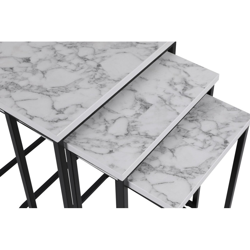 Ensemble de 3 tables gigognes modernes en marbre noir et blanc de 16,1 po x 18,1 po x 19,3 po | Structure 100% métal et plateau 100% bois aggloméré | Élégant et fonctionnel pour le salon ou le bureau, décor industriel chic
