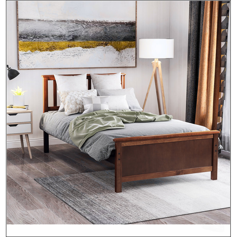 Lit plateforme élégant en bois avec tête de lit, pied de lit et sommier à lattes en bois pour un confort et une durabilité accrus.