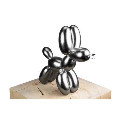 Small and fine sculpture