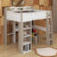 Lit mezzanine en bois pleine grandeur avec tablettes, portemanteaux et bureau-843488842