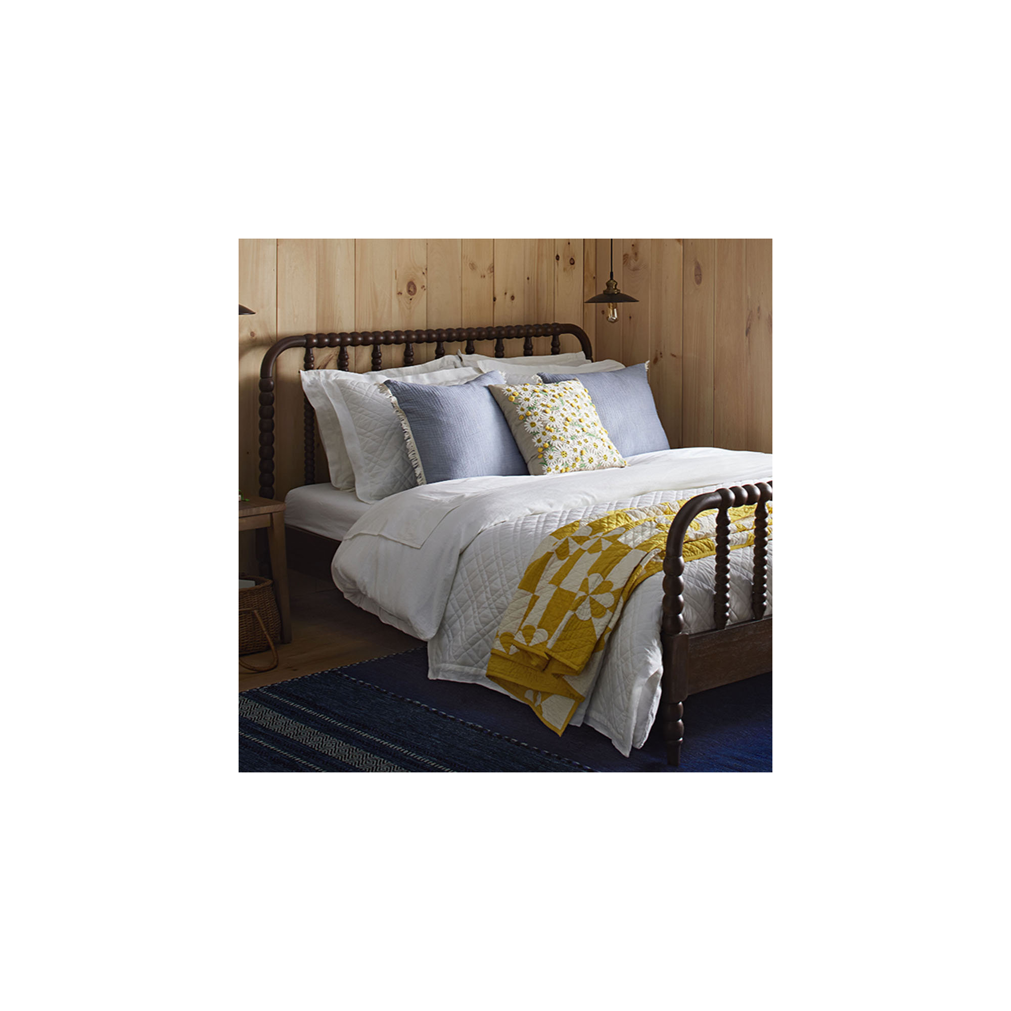Benbrook Wood Spindle Bed, King, Antique Coffee