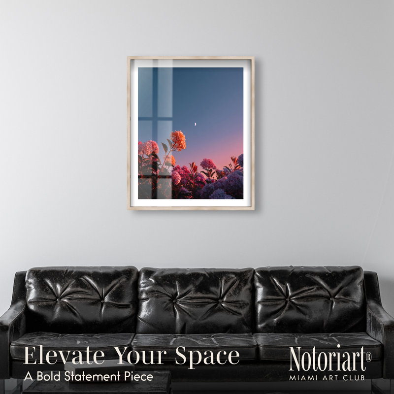 Décoration murale bord de mer Twilight Hydrangeas I Shadowbox Print par Notoriart, structure en chêne naturel, H 37 po x l 31 po