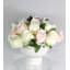 Arrangement floral de roses en soie dans un vase