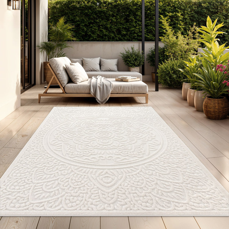 Modern Area Rug with Oriental Mandala Pattern in Cream, Rectangle 2'8" x 4'11"