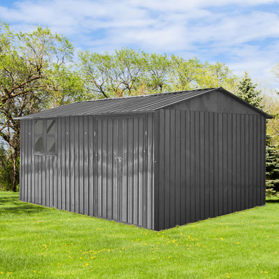 Remise de rangement grise en métal de 12 x 10 pi pour l'extérieur, fenêtre, tablettes, trou pour suspendre la lampe, table de travail pliable, porte à deux charnières, cadenas, jardin sur le toit Apex en gris, économique