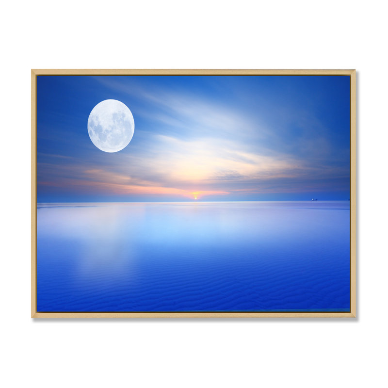 «Beautiful Moon over Blue Sea II», peinture sur toile, H 24 po x l 36 po x P 1 po, Cadre flottant brun