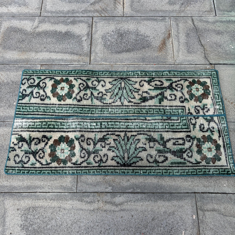Handwoven Turkish Rug with Traditional Floral Pattern for Living Room and Hallway Decor