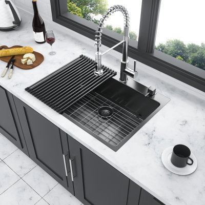 Évier 30 po à cuve simple, acier inoxydable noir acier, 30 po x 22 po, calibre 16, insonorisant, lavabo résistant à la condensation, robinet encastré en acier et finition longue durée, ensemble de drain