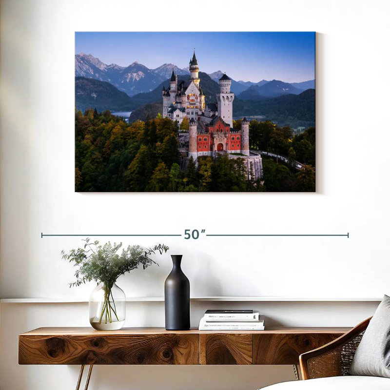 Lilie Scenic Neuschwanstein Castle