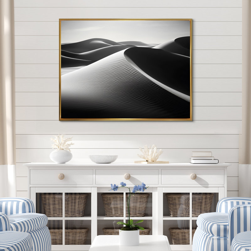 Photo de plage - Sable ensoleillé - impression, H 24 po x l 32 po, Black Picture Framed