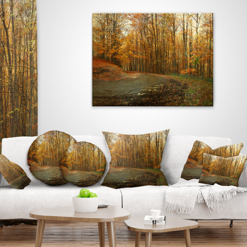 Curving Road in Autumn Forest - Coussin imprimé forêt, 16 po x 1 po, Coussin décoratif