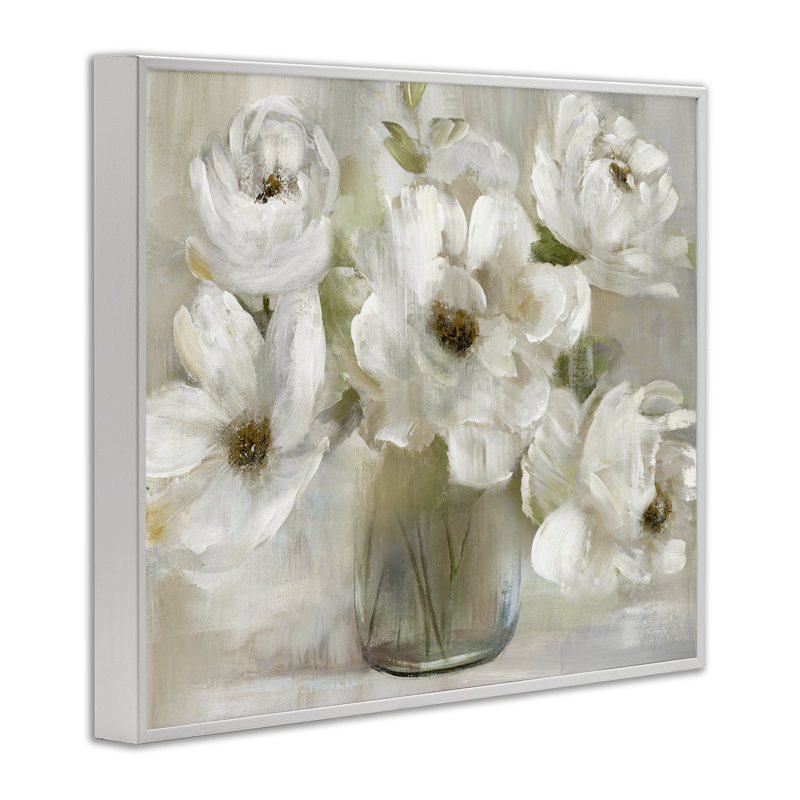 Doux pétales blancs dans un vase, estampe numérique, design par Nan, Encadrement giclée blanc côtier, H 24 po x l 30 po