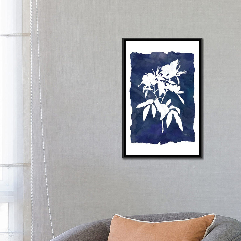 «Indigo Botanical I», impression sur toile, H 26 po x l 18 po x P 1,5 po, Toile encadrée noire, Pas de tapis