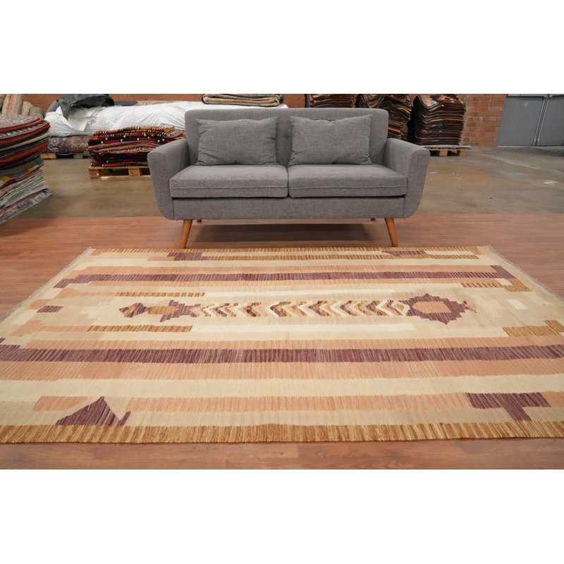 Élégant tapis kilim à motif géométrique 5 x 8 avec des rayures pastel douces