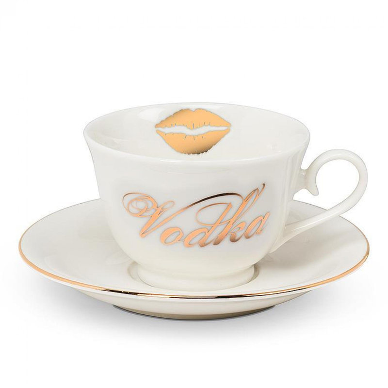 Tasse à vodka et soucoupe