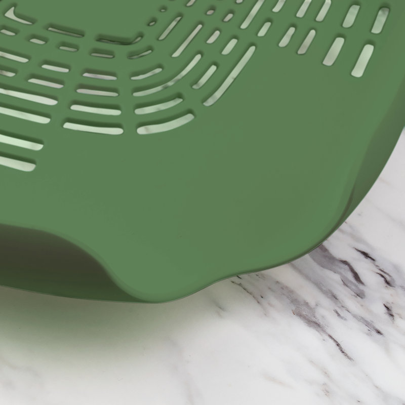 Tovolo Prep N' Rinse Flat Colander With Raised Edges, Easy-Draining In-Sink Veggie Wash, Kitchen Sink Strainer Basket, Flat Food Strainer, Flat Vegetable & Fruit Wash