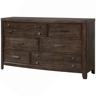 Commode antique brun avec tiroirs en cèdre
