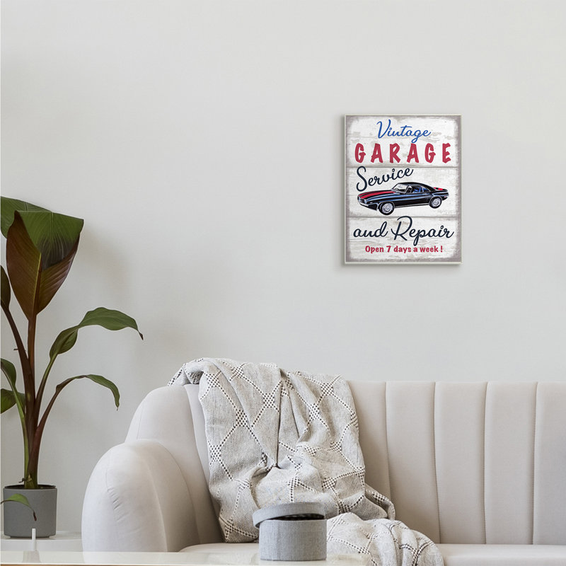 «Vintage Garage Service» par Elizabeth Tyndall - Art textuel, H 15 po x l 10 po, Bois naturel
