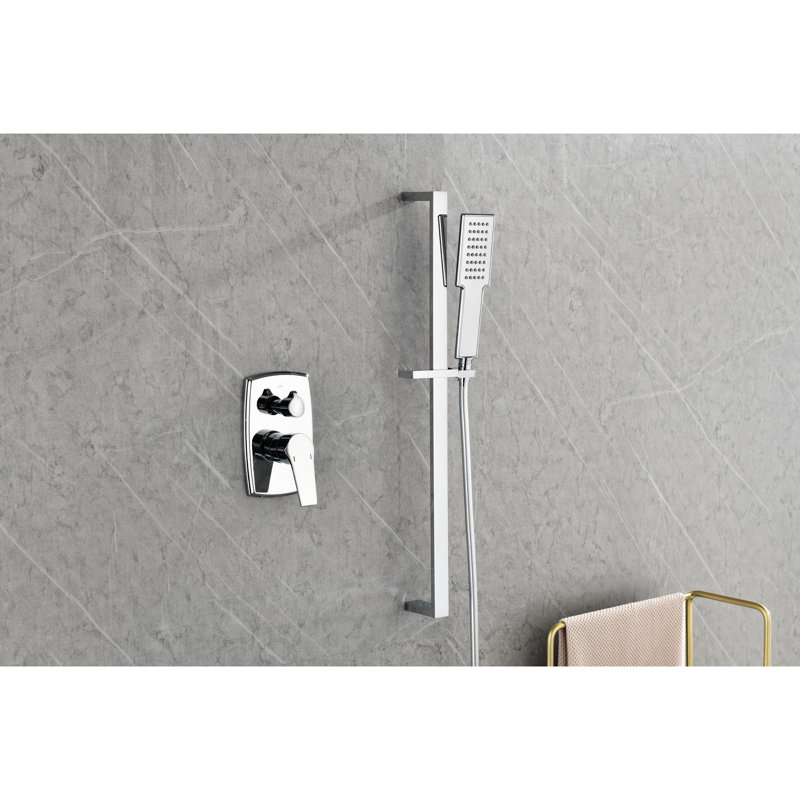 Système de douche avec style - tête, douche à main, barre coulissante, bras, tuyau, garniture de soupape avec texture pour le confort de la salle de bain