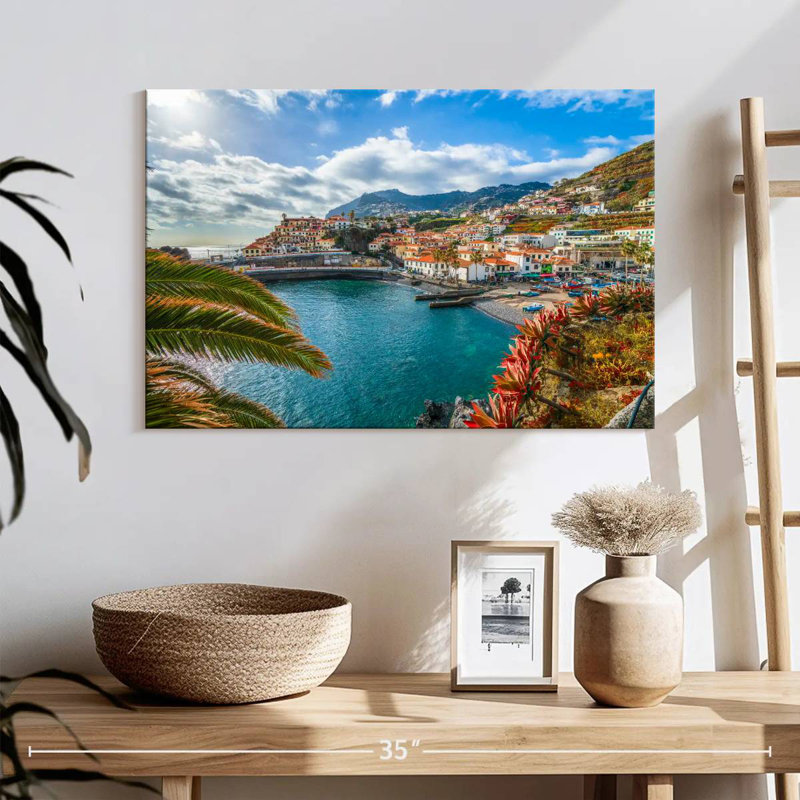 Camara De Lobos, 16" H x 24" W