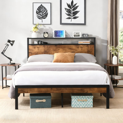 Lit plateforme double en métal avec tête et pied de lit en bois, port de charge USB