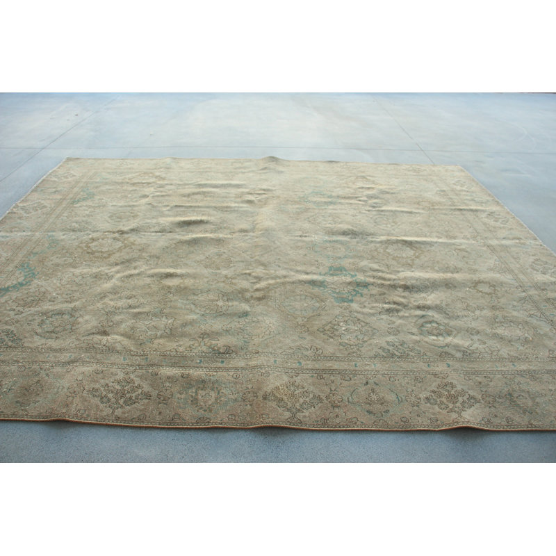 Tapis turc rétro surdimensionné à la main avec un design bohémien idéal pour rehausser le décor du salon