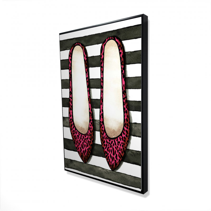 "Chaussures léopard roses", H 36 po x l 24 po