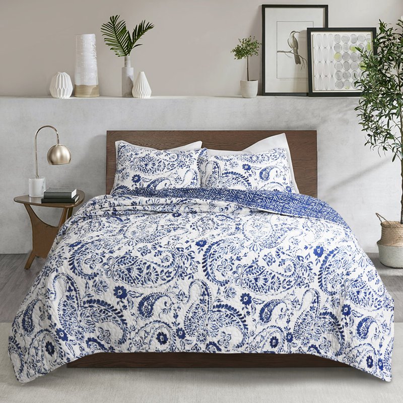 Erindale Navy/Blue Reversible 3 Piece Quilt Set, King Quilt + 2 King Shams