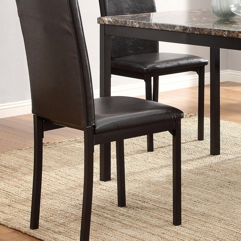 Ensemble de salle à manger en métal noir 5 pièces avec plateau en faux marbre et 4 chaises d'appoint