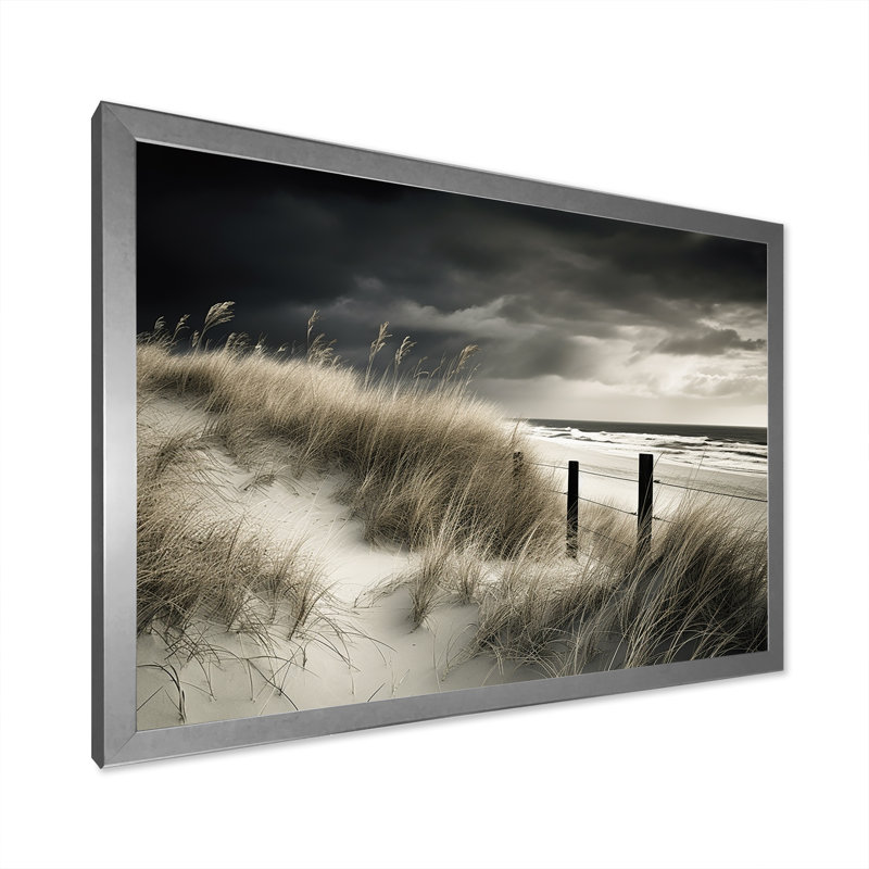 Plage sous une tempête côtière sur toile, H 12 po x l 20 po x P 1 po, Cadre simple argenté