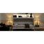 Lit simple TG avec bureau, conduit, charge. Blanc. Fabriqué en bois massif et pour un bureau à la maison fonctionnel ou une chambre d'amis blanche et une station de charge. Cadre en pin polyvalent