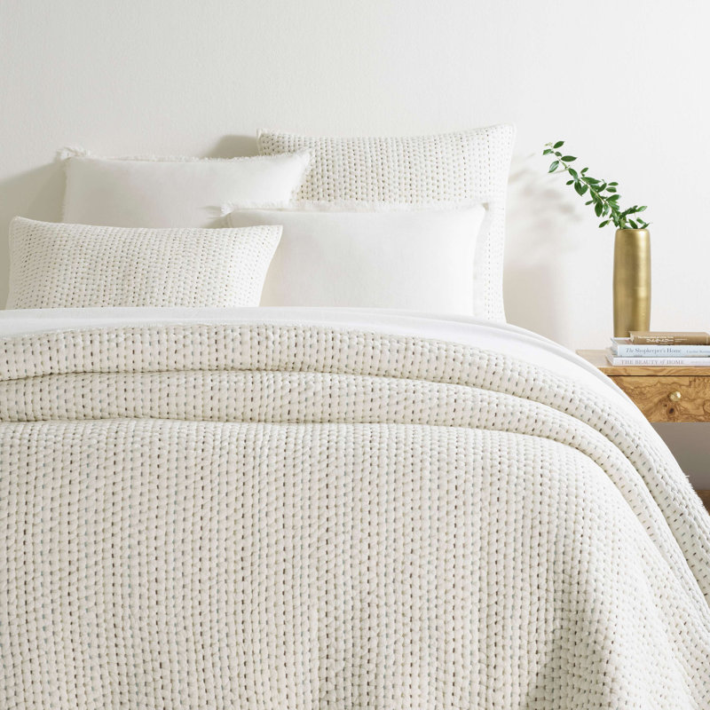 Taft Neutral Quilt, King: 110" x 96"