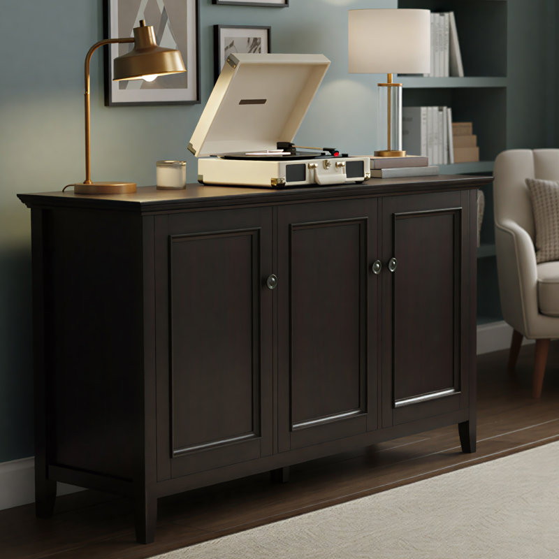 Armoire de rangement en bois massif l 60 po avec 3 portes et 3 tablettes réglables Amherst