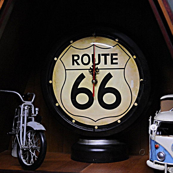 Horloge de bureau à pompe à gaz essence 66