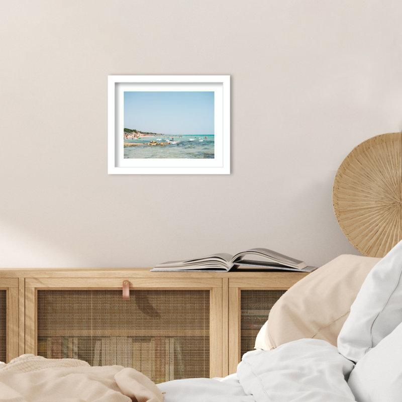 «Ostuni Summer 2» par Raisa Zwart, reproduction d'art encadrée sur bois, H 11 po x l 13 po, Blanc svelte