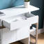 Rafraîchissez votre cuisine avec ce buffet de rangement à 4 tablettes, blanc et taupe foncé. Optimisez l'espace dans le tiroir à 2 portes. Élégant et fonctionnel.