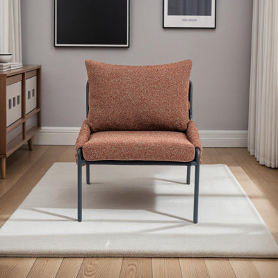  Chaise longue rembourrée avec structure en métal et dossier coussiné