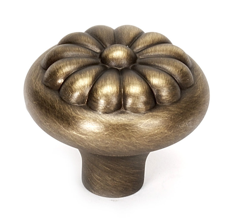 Poignée champignon Bella, Antique English, H 1,5 po x l 1,5 po x P 1,25 po