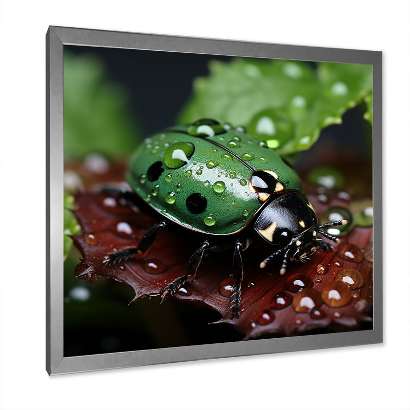«Enchanted Ladybug Forest» sur toile, H 36 po x l 36 po x P 1,5 po, Cadre simple argenté
