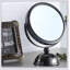 Miroir de maquillage 5,5 pouces en chrome avec grossissement 5X, cadre en métal durable et rotation de 360 degrés pour un toilettage de précision
