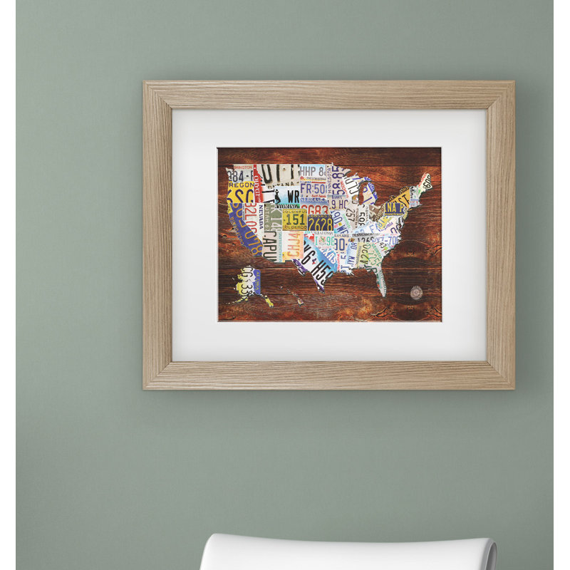 « USA License plaque Map »-impression d’art graphique, H 16 po x l 20 po x P 2 po, Encadrement brun, Blanc