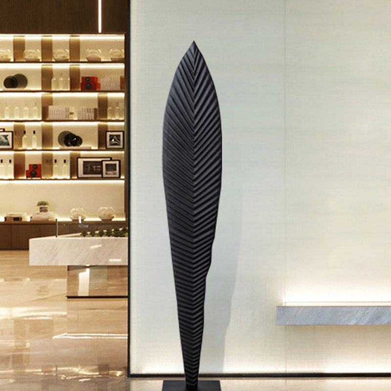 Objet décoratif noir en bois massif + fer