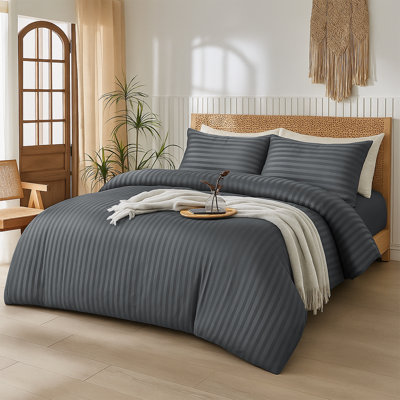 Aspire Homeware 4 Piece Hotel Quality Striped Duvet Bedding Set with Pillowcases and Fitted Sheet for Luxury Bedding Comfort